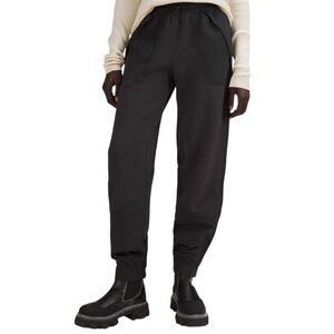 Lululemon Effortless Mid-Rise Pant size 4 in Black